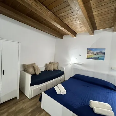 Center Apartment *